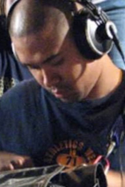 et billede af Mark Locsin