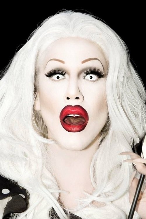 et billede af Sharon Needles