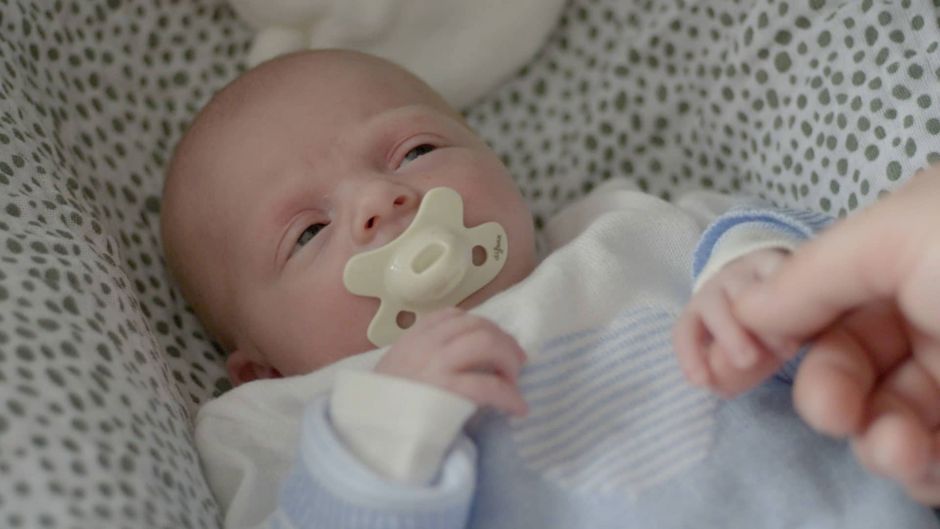 Doctors' dilemmas: Who will have a child? Season 1 :Episode 1  Episode 1