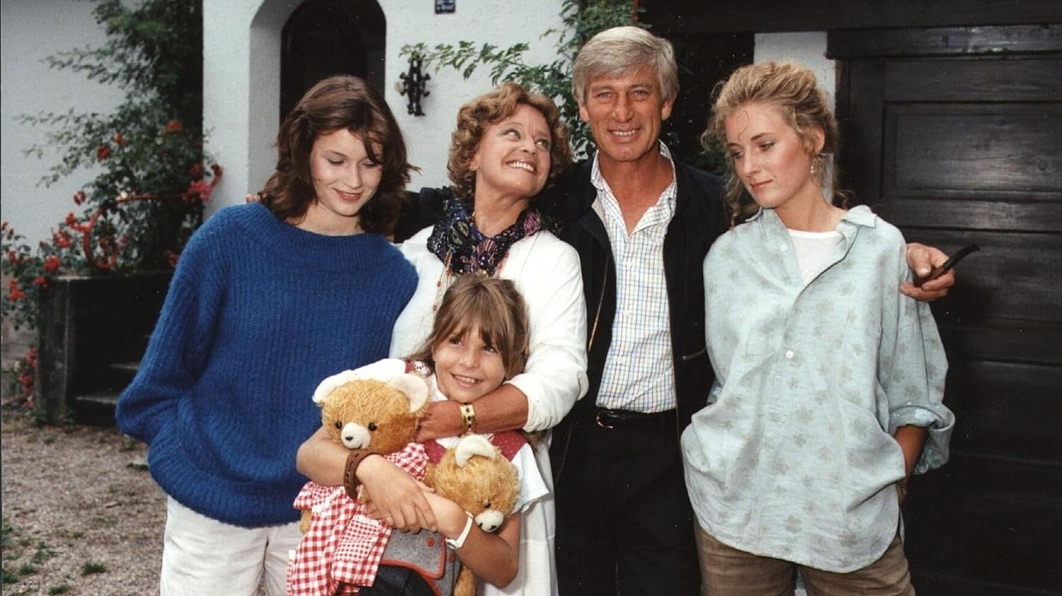 Die glückliche Familie backdrop cover