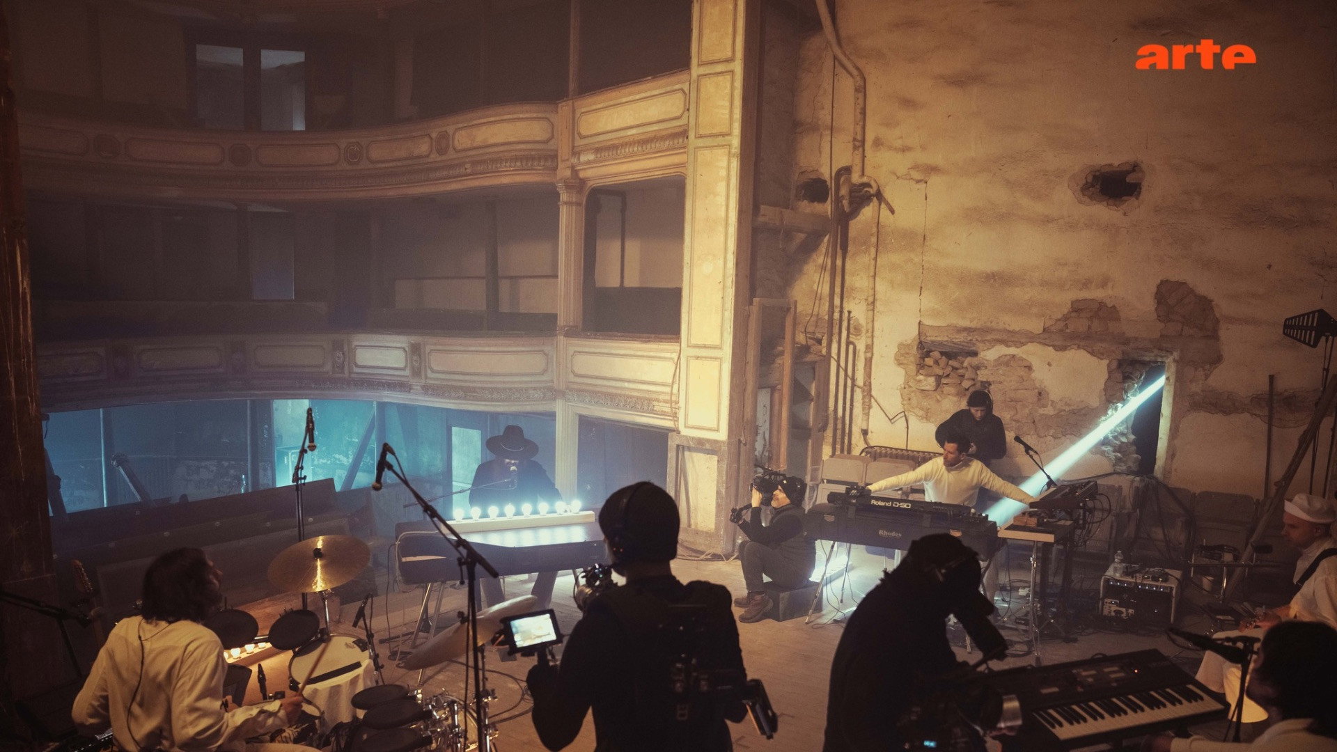 Sébastien Tellier at the Mirecourt Theater Passengers