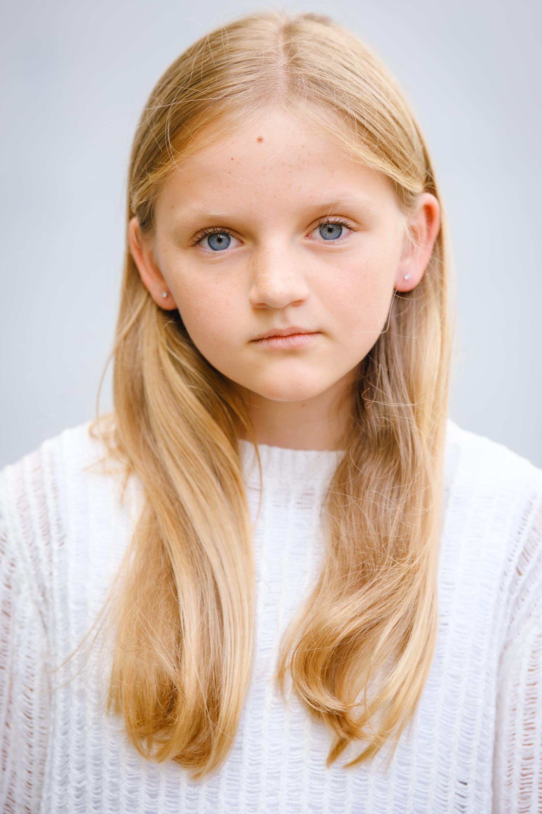 Erin Ainsworth as Unknown role