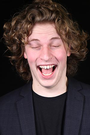 et billede af Lachlan Tegoni