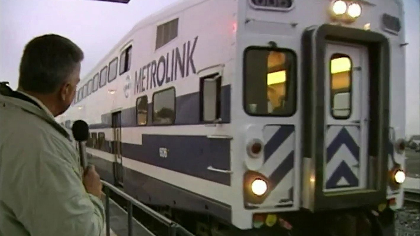 S6E3 · Metrolink