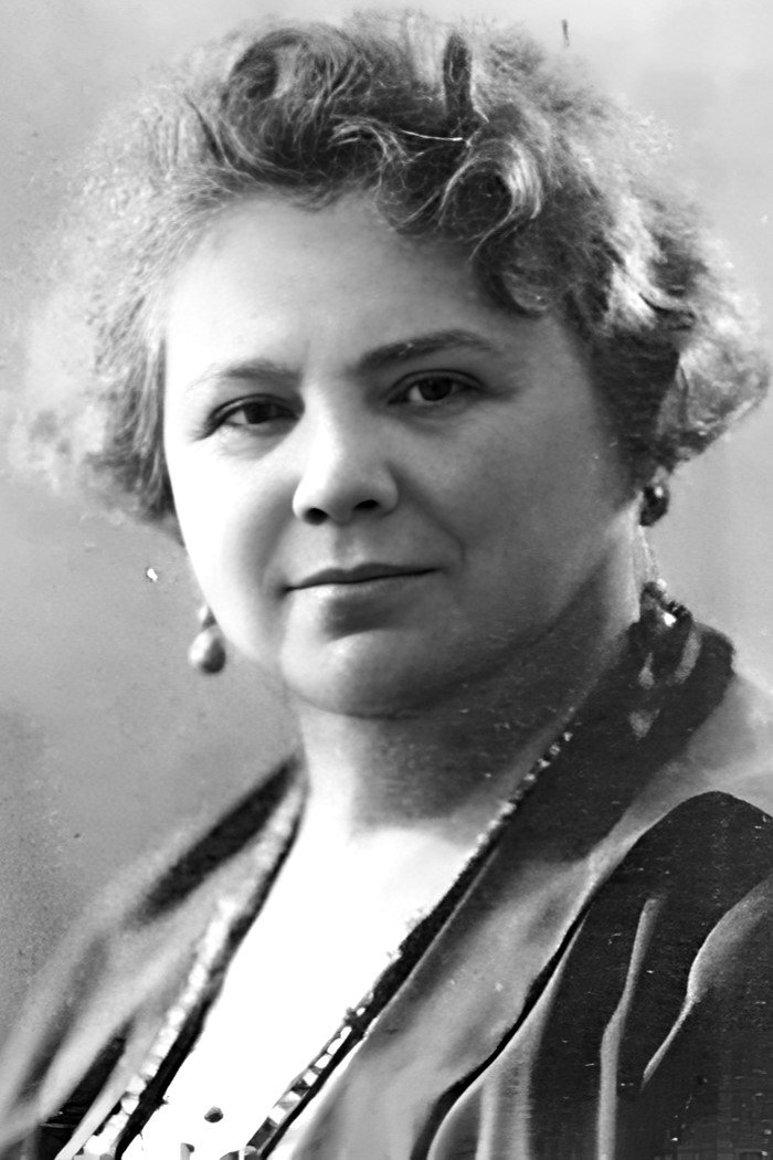 et billede af Minnie Rayner