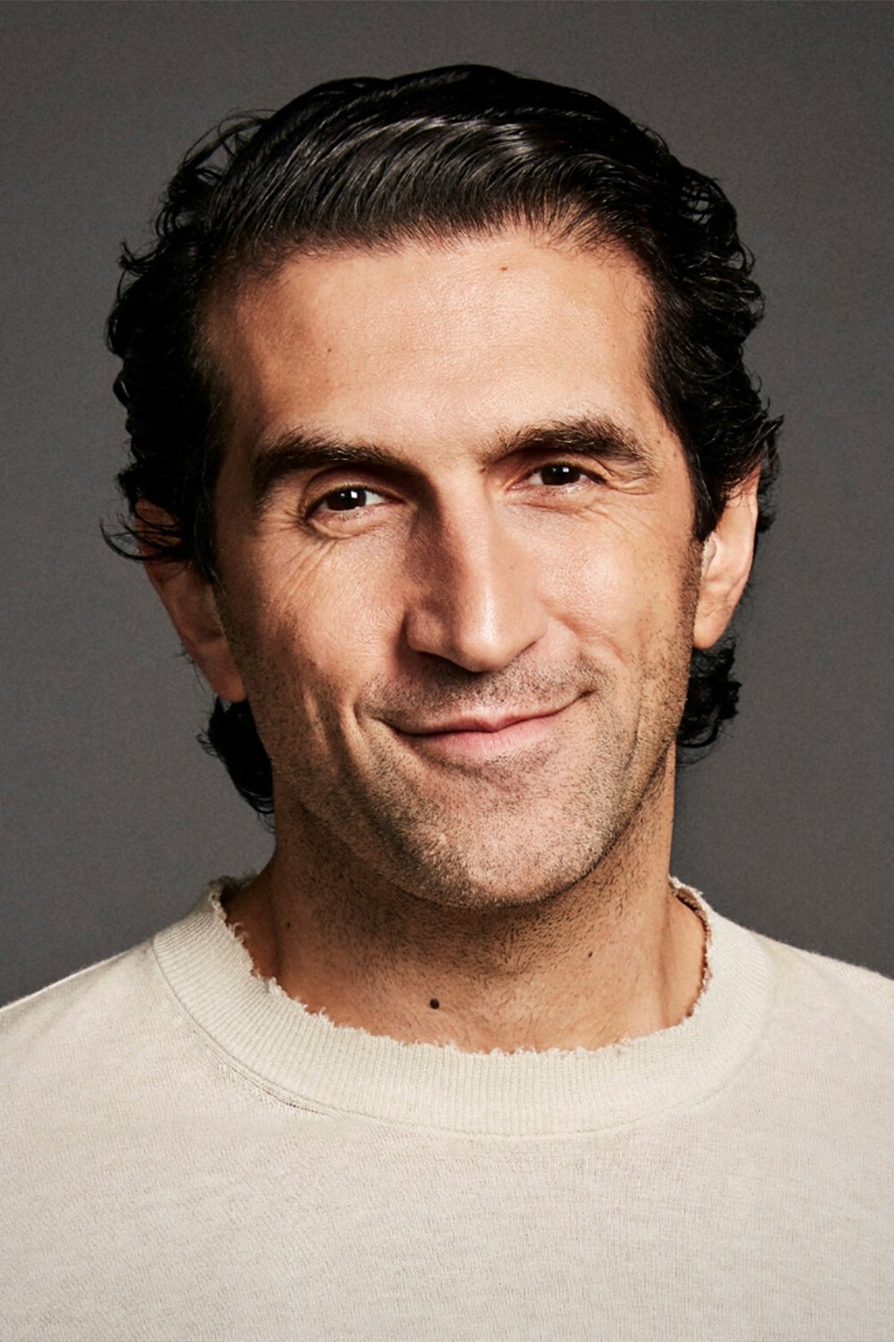 et billede af Josef Fares
