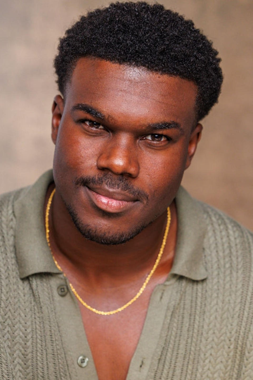 et billede af Josué Charles