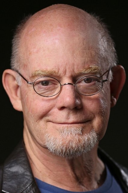 et billede af David St. James