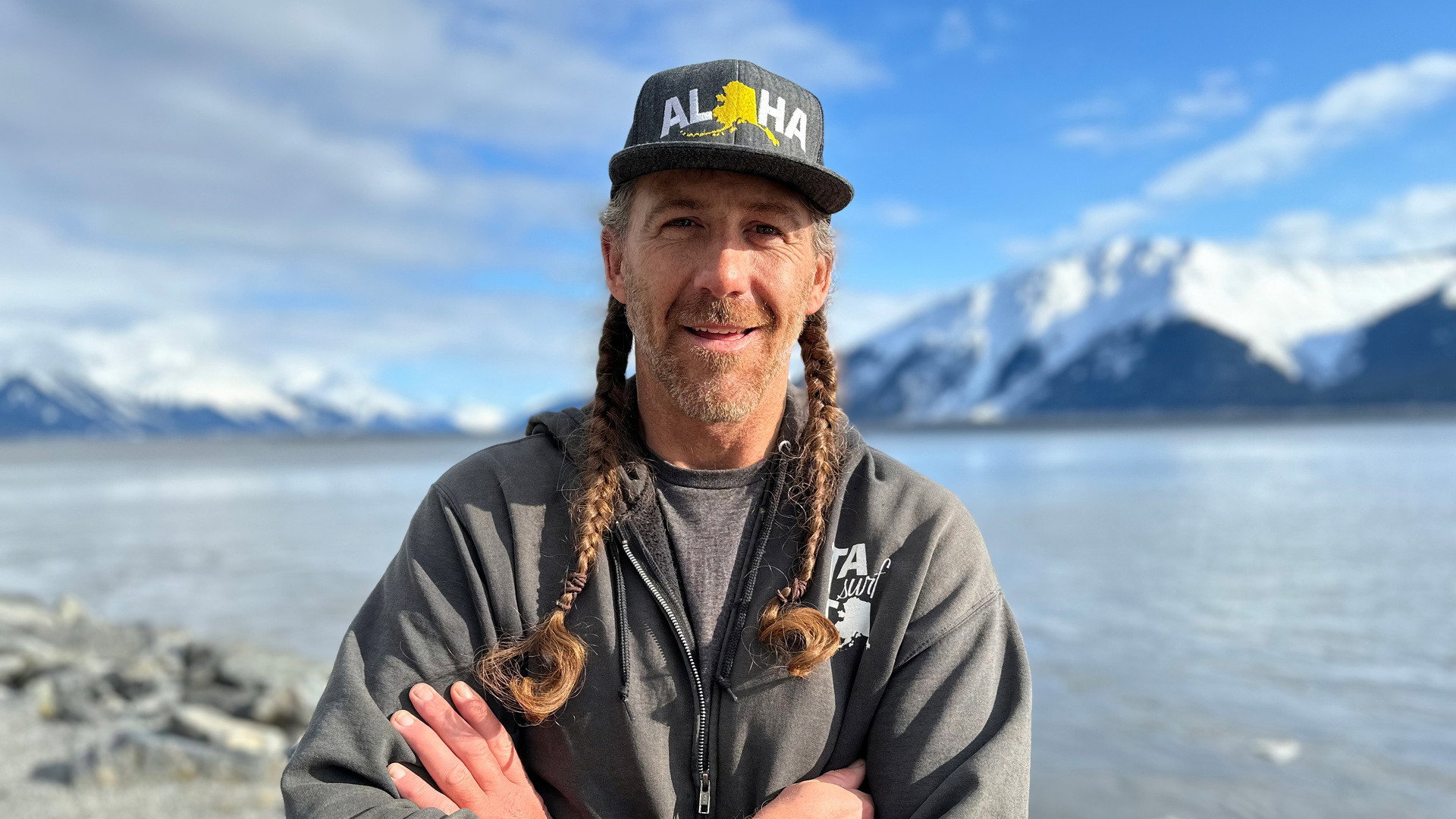 Ice Airport Alaska S04E09 backdrop