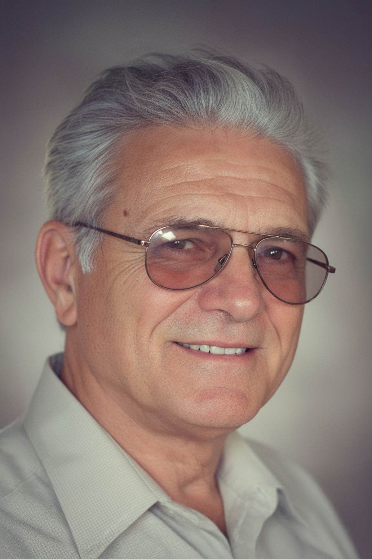 et billede af Tevfik Fikret Uçak