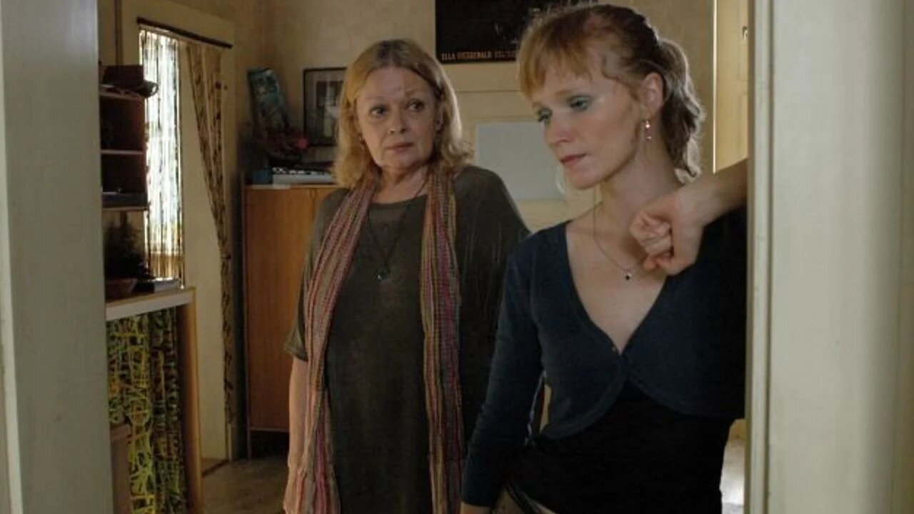 Beauty in Trouble (2006)