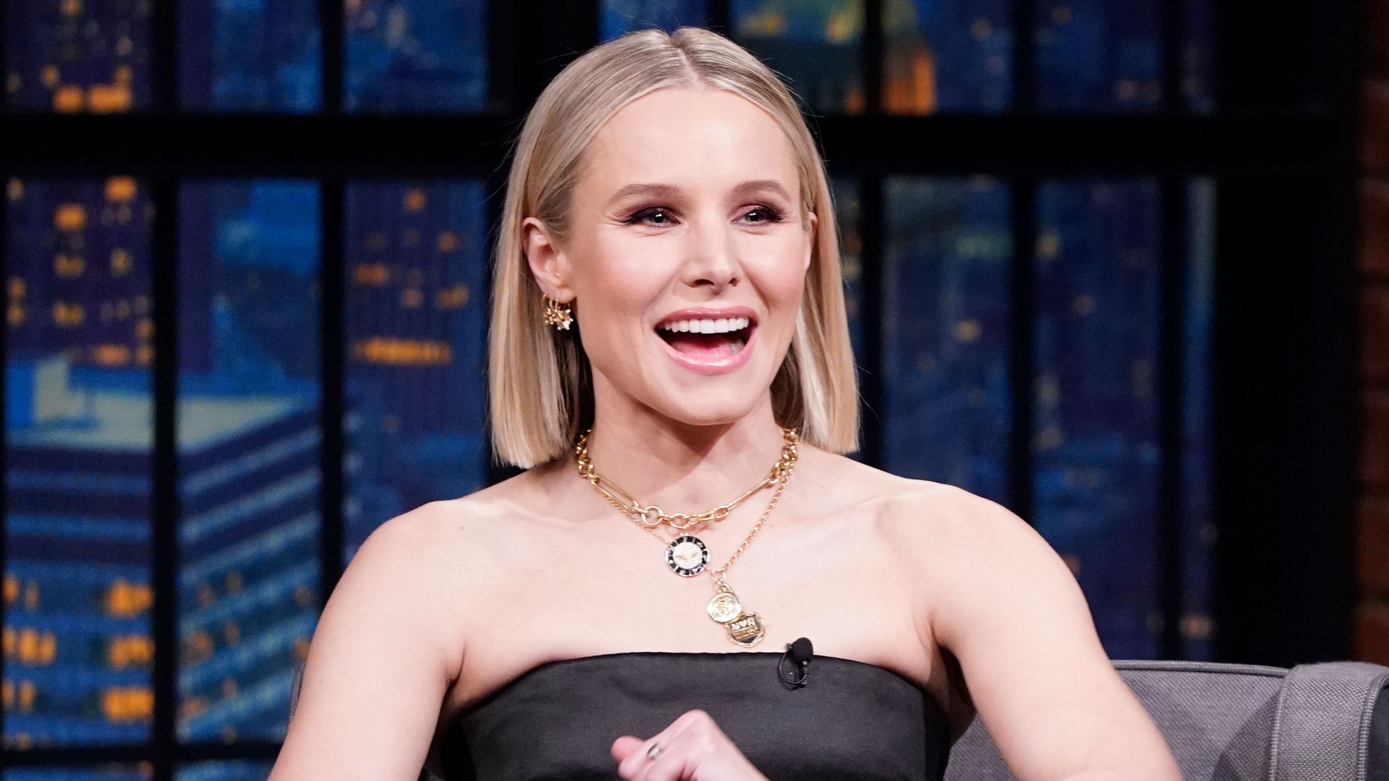 Late Night with Seth Meyers Season 7 :Episode 58  Kristen Bell, Desus & Mero, Little Big Town