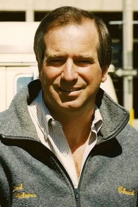 et billede af Charles E. Sellier Jr.