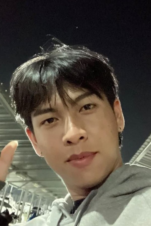 Tanakrit Satonmuang as The Stranger