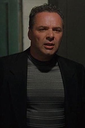 et billede af Nicholas Pasco