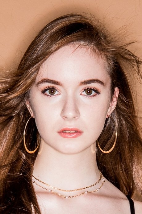 et billede af Hazel Moore