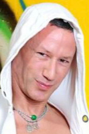 et billede af Chris Tee