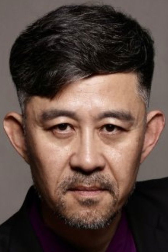 et billede af Hou Peijie