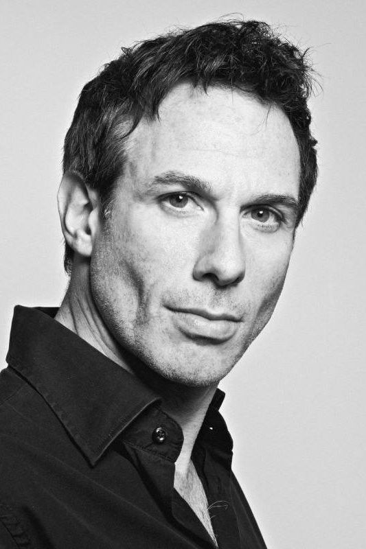 et billede af Steven Serlin