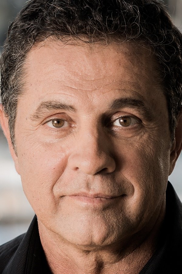 et billede af Dimitri Logothetis