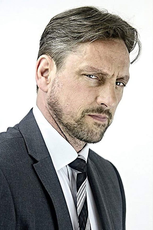 et billede af John Whitby