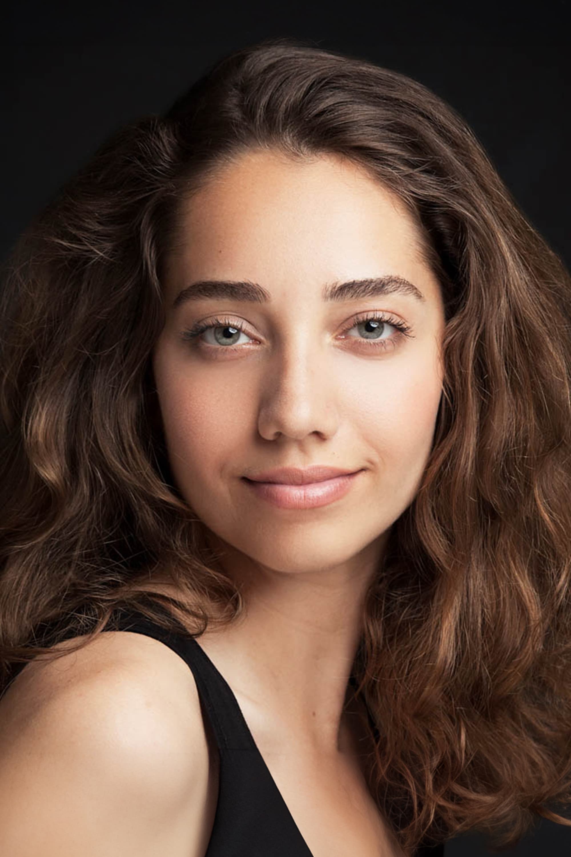 Özge Özaçar's picture in the cast