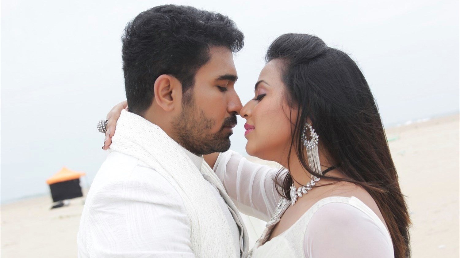 Annadurai (2017)