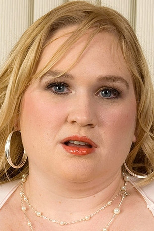 et billede af Allysa Andrews