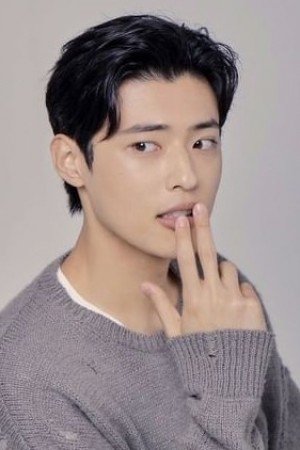 Kang Woo-jung's picture in the cast