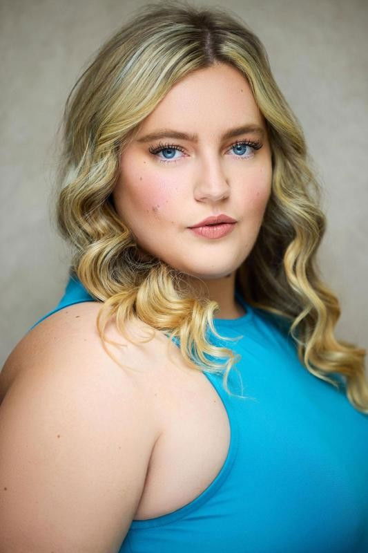 et billede af Laura Baker