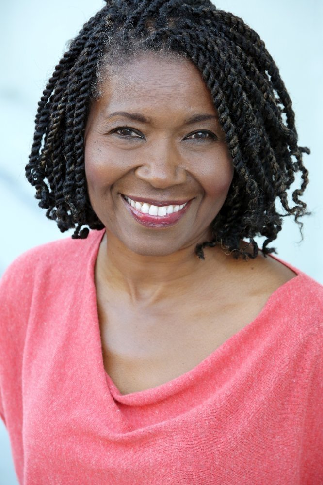 et billede af Elayn J. Taylor