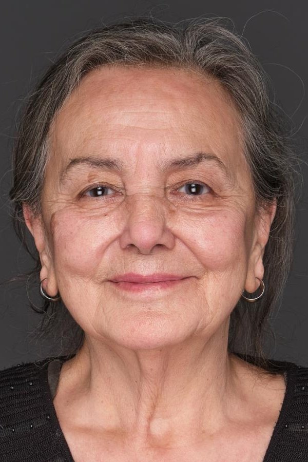 Gönül Gezer's picture in the cast