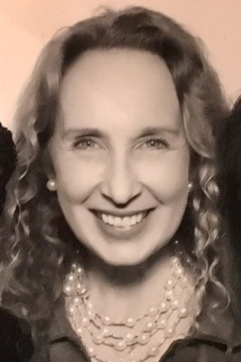 et billede af Donna Casey-Aira