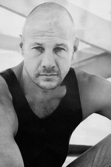 et billede af Stuart F. Wilson