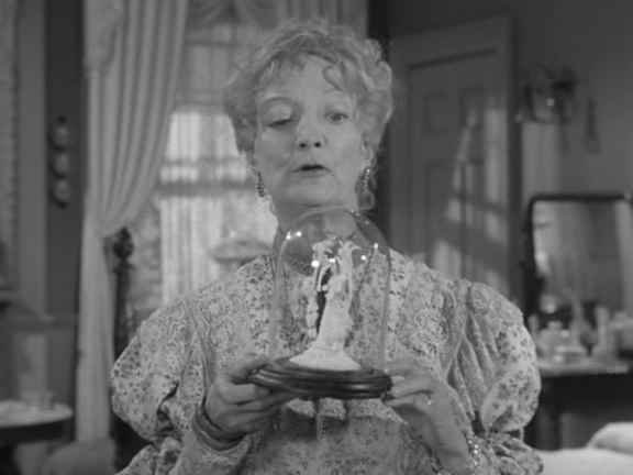 Prisoners' Wives S01E25 backdrop