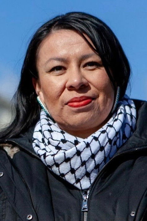 et billede af Krystal Two Bulls