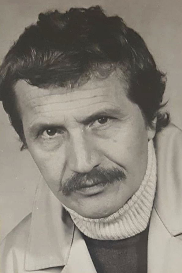 et billede af Nicolae Iliescu