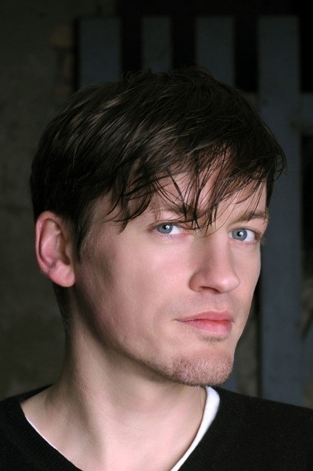 Fitz van Thom's picture in the cast