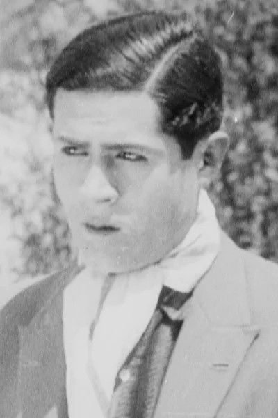 et billede af Enrique Cornejo Villanueva