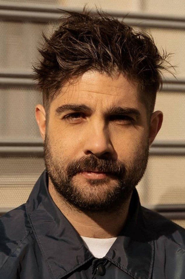 Νικόλας Αγγελής's picture in the cast