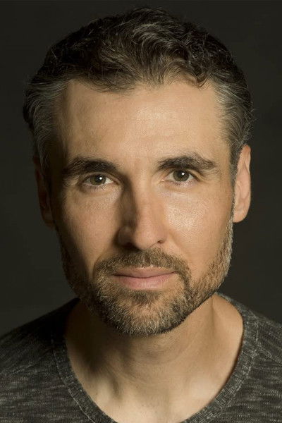 et billede af Andrew DeCarlo