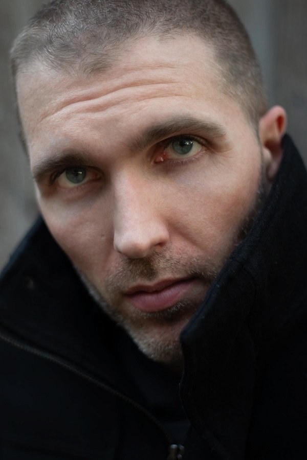 et billede af Paul Michael Bloodgood