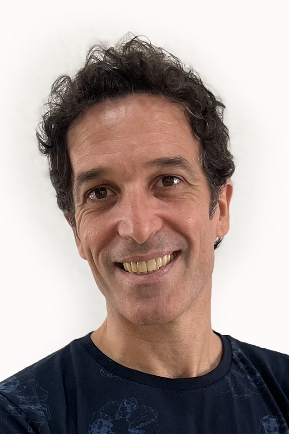 Maximiliano Rivas's picture in the cast