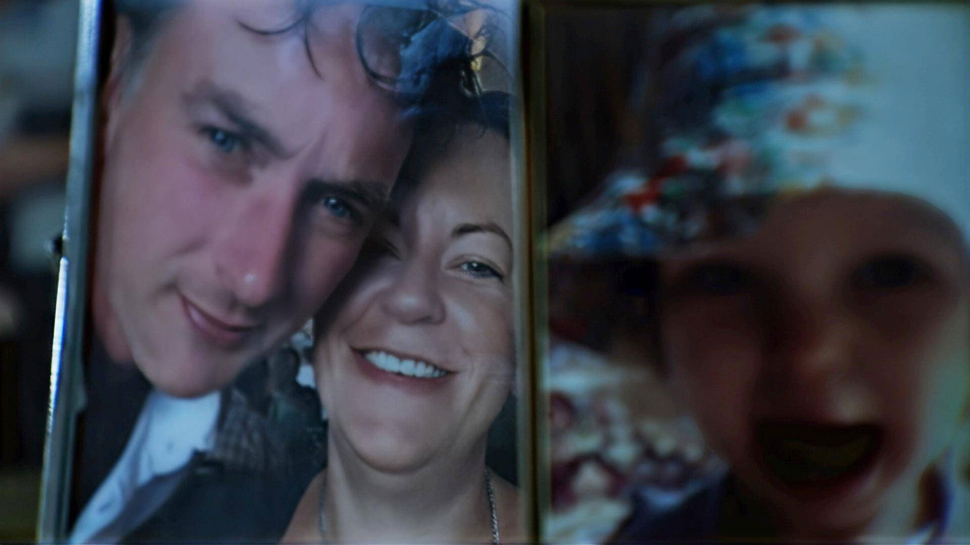 Murder in the Family S01E03 backdrop