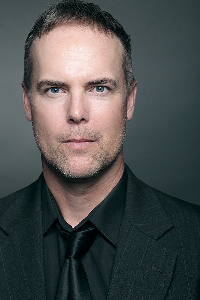 et billede af Bryan Okes