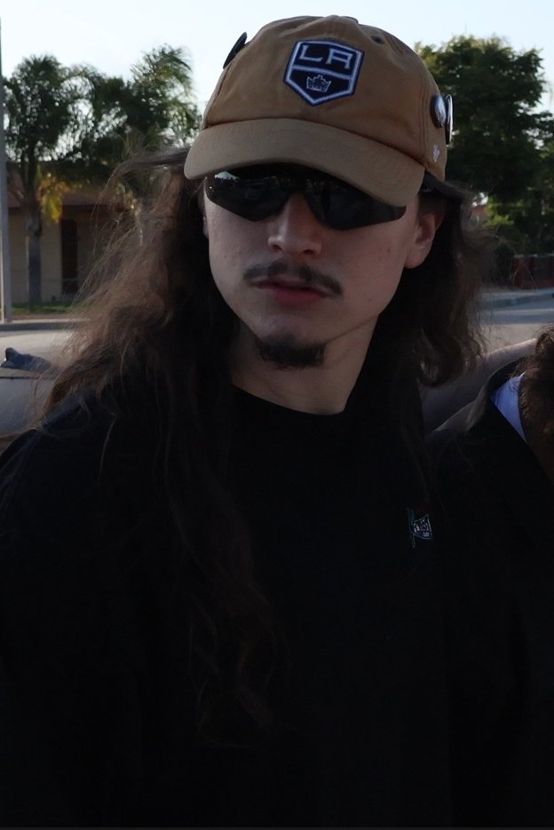 Hector Mendoza Jr's picture in the cast