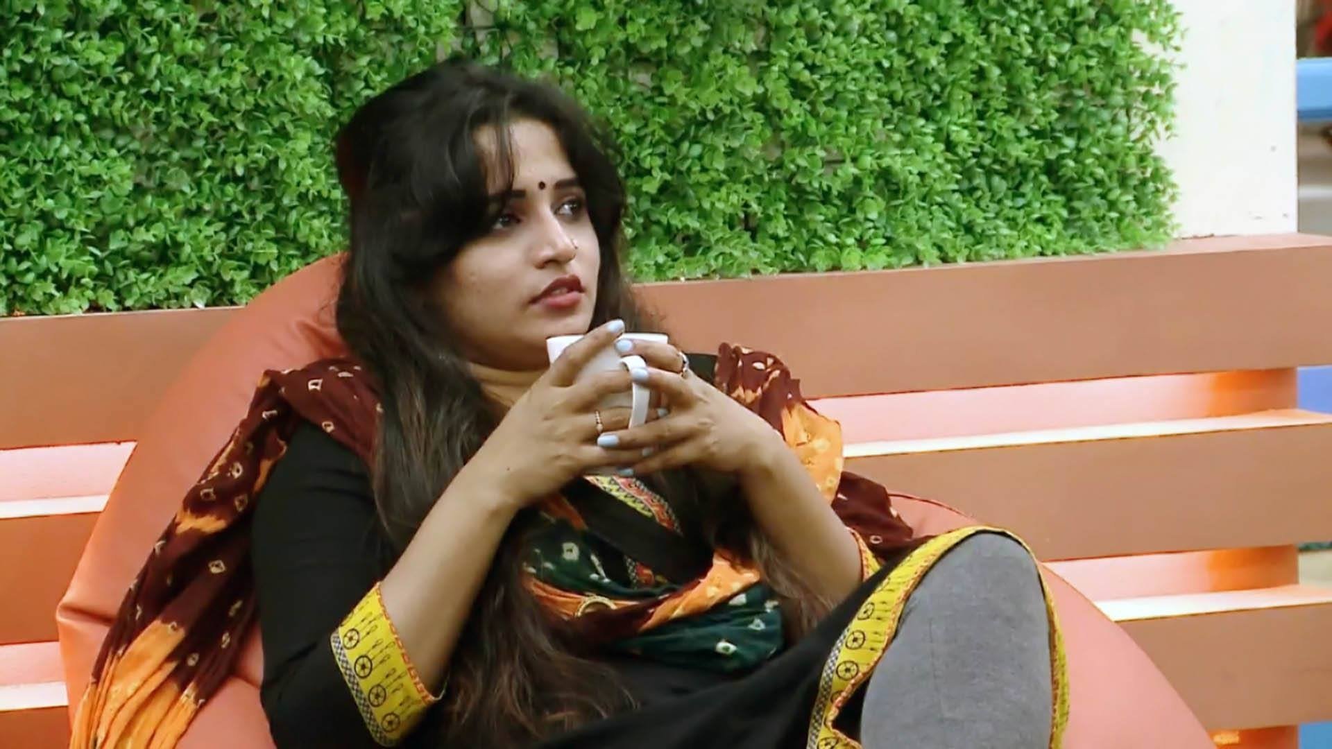 Thumbnail for Day 43: Anjali, Aditi in a Fix Season 1 Episode 44