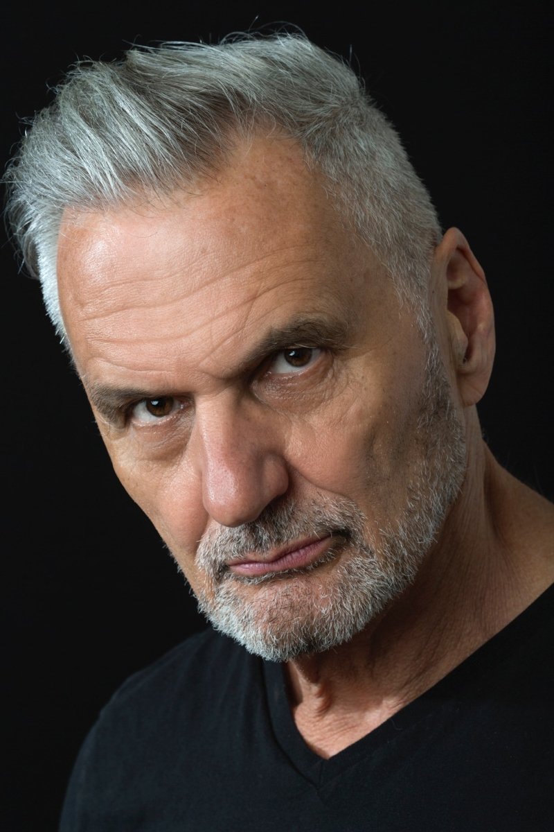 et billede af Morris Panych