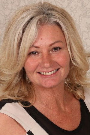 et billede af Mature British Ellen