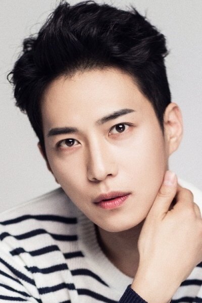 et billede af Kim Won-jun